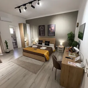 La Via Di Mezzo Apartament